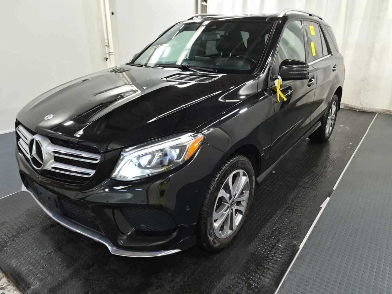 Mercedes-Benz GLE 400 * CARFAX * ОПЦИЯ ЗА ФИНАНСИРАНЕ | Auto.bg — изображение 1 Mercedes-Benz GLE 400 * CARFAX * ОПЦИЯ ЗА ФИНАНСИРАНЕ | Auto.bg — изображение 1