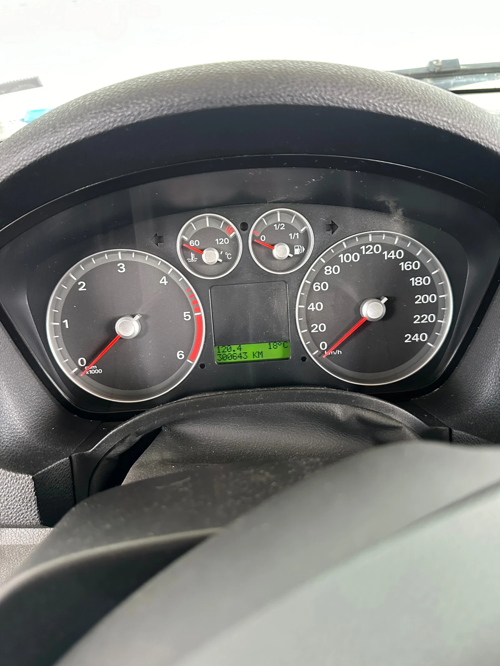 Ford C-max 1.6 TDCI - изображение 9 | Auto.bg Ford C-max 1.6 TDCI - изображение 9