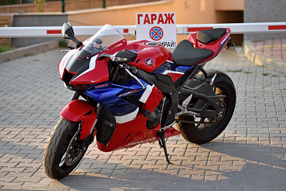 Honda Cbr 1000 RRR Внос Германия  - изображение 2 | Auto.bg Honda Cbr 1000 RRR Внос Германия  - изображение 2