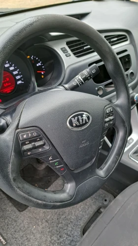 Kia Ceed НА ЧАСТИ, НОВ ВНОС, ИТАЛИЯ | Auto.bg — изображение 9 Kia Ceed НА ЧАСТИ, НОВ ВНОС, ИТАЛИЯ | Auto.bg — изображение 9