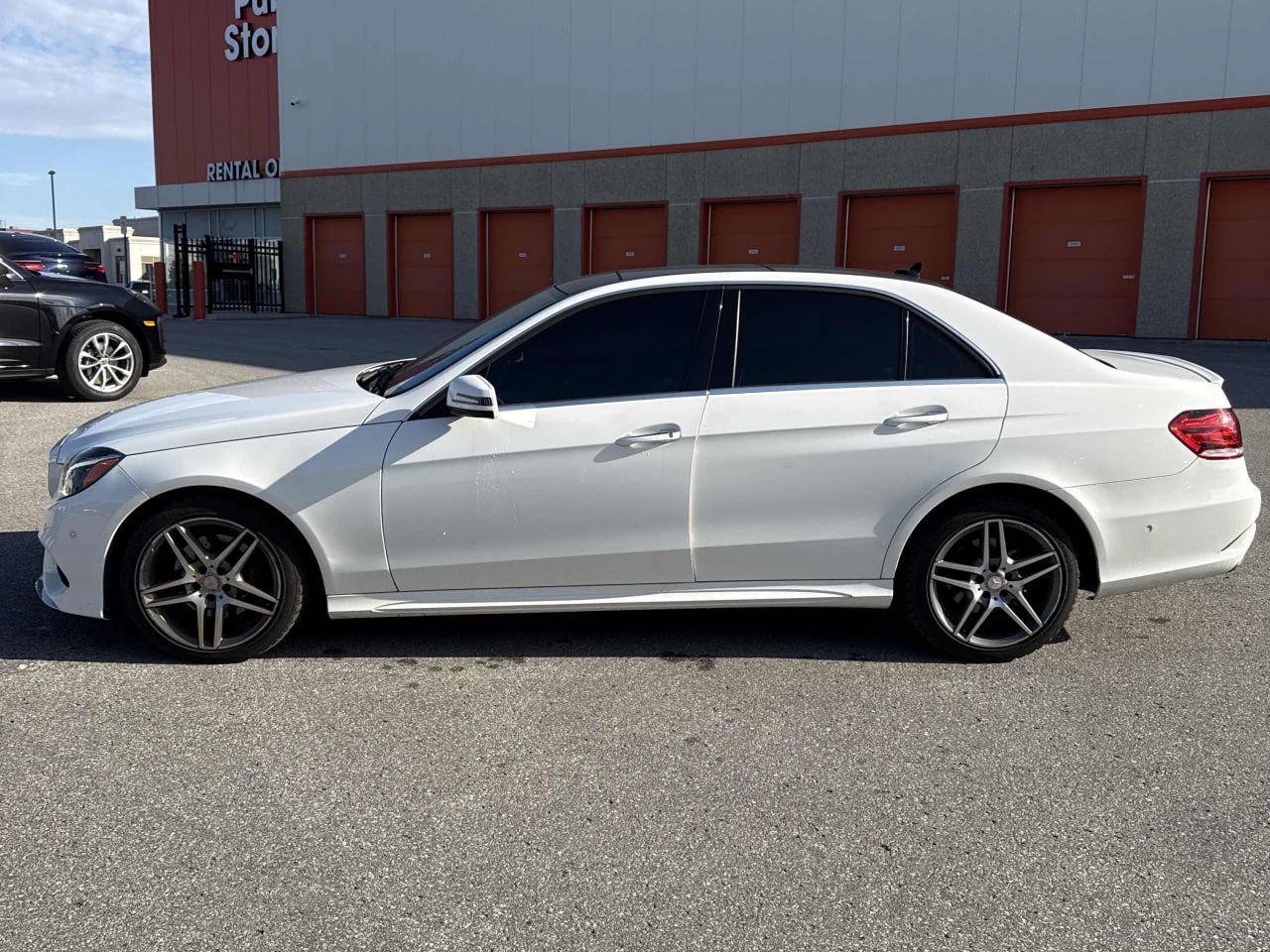 Mercedes-Benz E 400 * АВТО КРЕДИТ* ЦЕНА ДО БГ * СЕРВИЗНА ИСТОРИЯ *  - изображение 4 | Auto.bg Mercedes-Benz E 400 * АВТО КРЕДИТ* ЦЕНА ДО БГ * СЕРВИЗНА ИСТОРИЯ *  - изображение 4