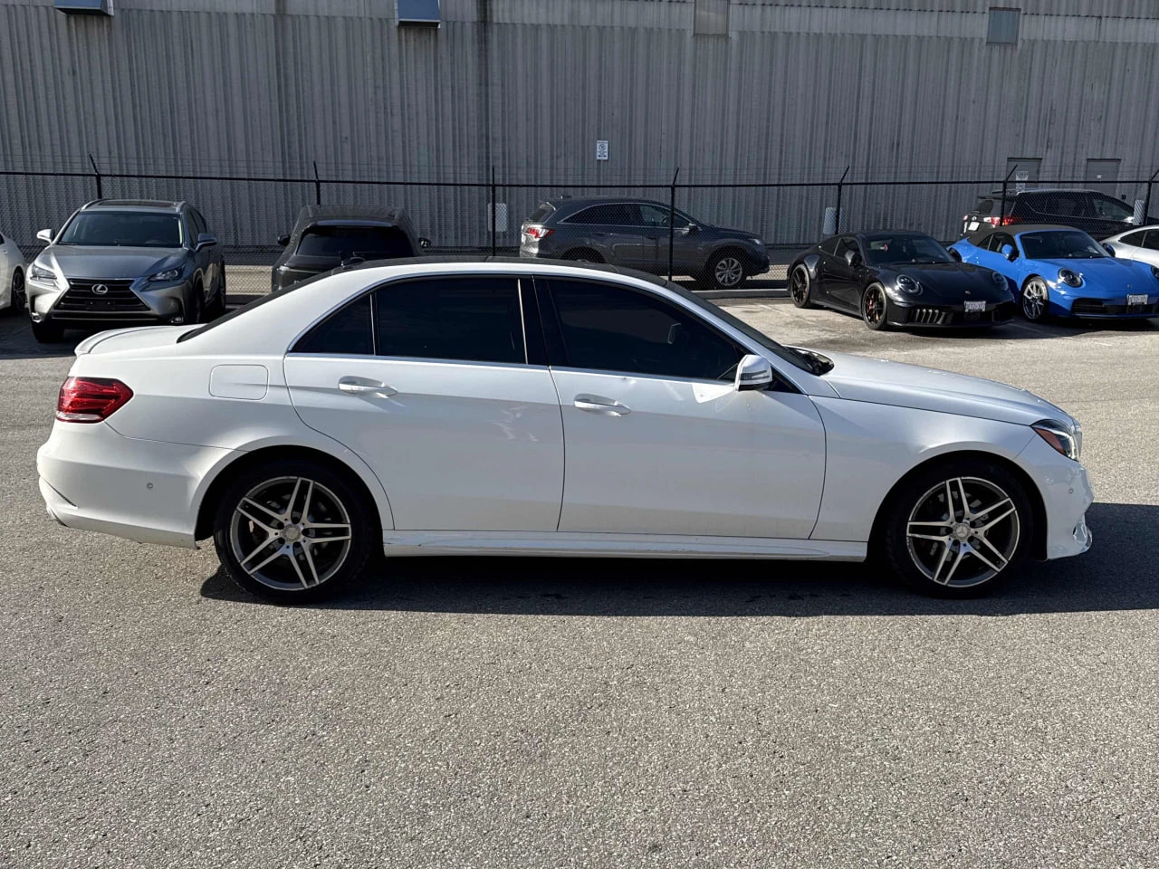 Mercedes-Benz E 400 * АВТО КРЕДИТ* ЦЕНА ДО БГ * СЕРВИЗНА ИСТОРИЯ *  - изображение 3 | Auto.bg Mercedes-Benz E 400 * АВТО КРЕДИТ* ЦЕНА ДО БГ * СЕРВИЗНА ИСТОРИЯ *  - изображение 3