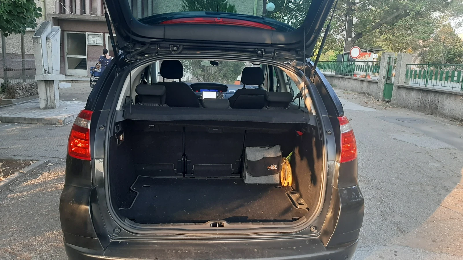 Citroen C4 Picasso  - изображение 7 | Auto.bg Citroen C4 Picasso  - изображение 7