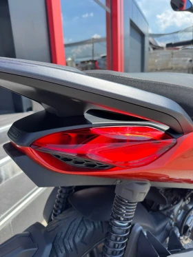 Piaggio Beverly 300S-ABS-ASR-KEYLESS-LED-TOP | Auto.bg — изображение 11 Piaggio Beverly 300S-ABS-ASR-KEYLESS-LED-TOP | Auto.bg — изображение 11