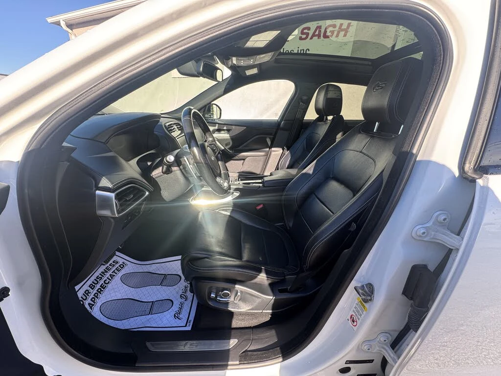 Jaguar F-PACE S AWD* MERIDIAN* ПАНОРАМА* ПОДГРЕВ* LANE ASSIST - изображение 8 | Auto.bg Jaguar F-PACE S AWD* MERIDIAN* ПАНОРАМА* ПОДГРЕВ* LANE ASSIST - изображение 8