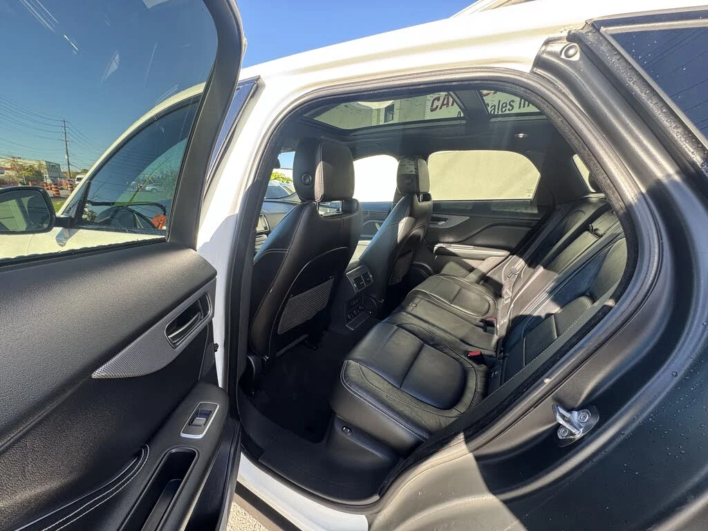 Jaguar F-PACE S AWD* MERIDIAN* ПАНОРАМА* ПОДГРЕВ* LANE ASSIST - изображение 10 | Auto.bg Jaguar F-PACE S AWD* MERIDIAN* ПАНОРАМА* ПОДГРЕВ* LANE ASSIST - изображение 10