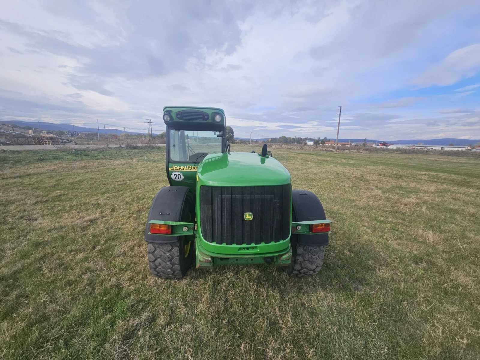 Телескопичен товарач John Deere 3215 - изображение 4 | Auto.bg Телескопичен товарач John Deere 3215 - изображение 4