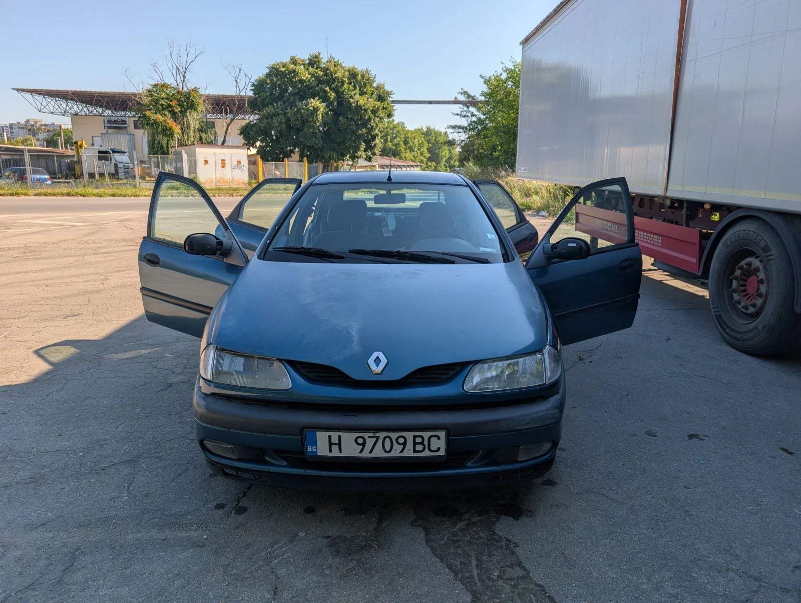 Renault Laguna undefined | Auto.bg — изображение 1 Renault Laguna undefined | Auto.bg — изображение 1