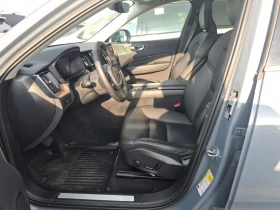 Volvo XC60 * B6 Plus Bright Theme * CARFAX * Един собственик | Auto.bg — изображение 8 Volvo XC60 * B6 Plus Bright Theme * CARFAX * Един собственик | Auto.bg — изображение 8