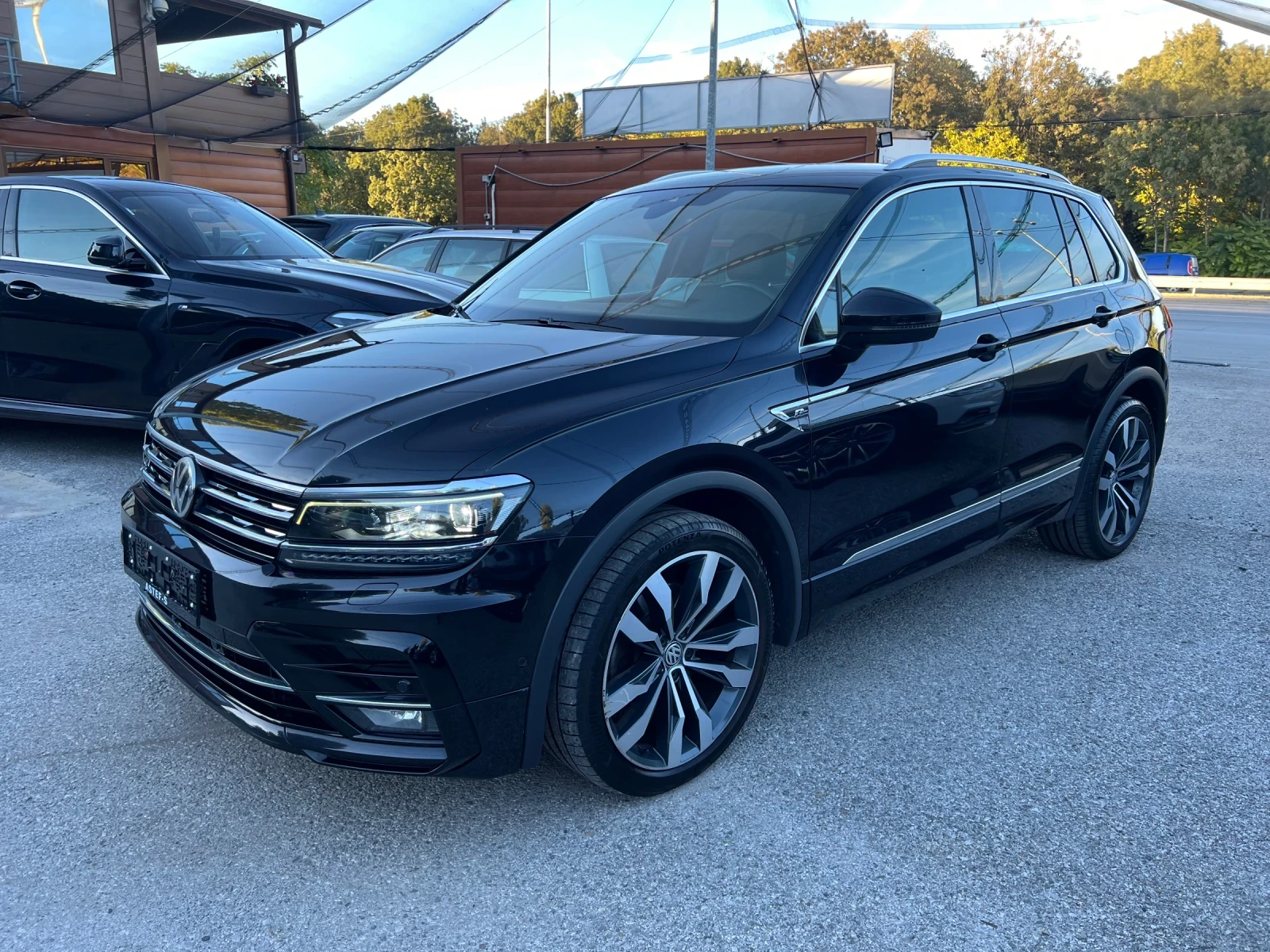 VW Tiguan 2.0 R-Line 4Motion Keyless 360 Камери Head Up | Auto.bg — изображение 1 VW Tiguan 2.0 R-Line 4Motion Keyless 360 Камери Head Up | Auto.bg — изображение 1