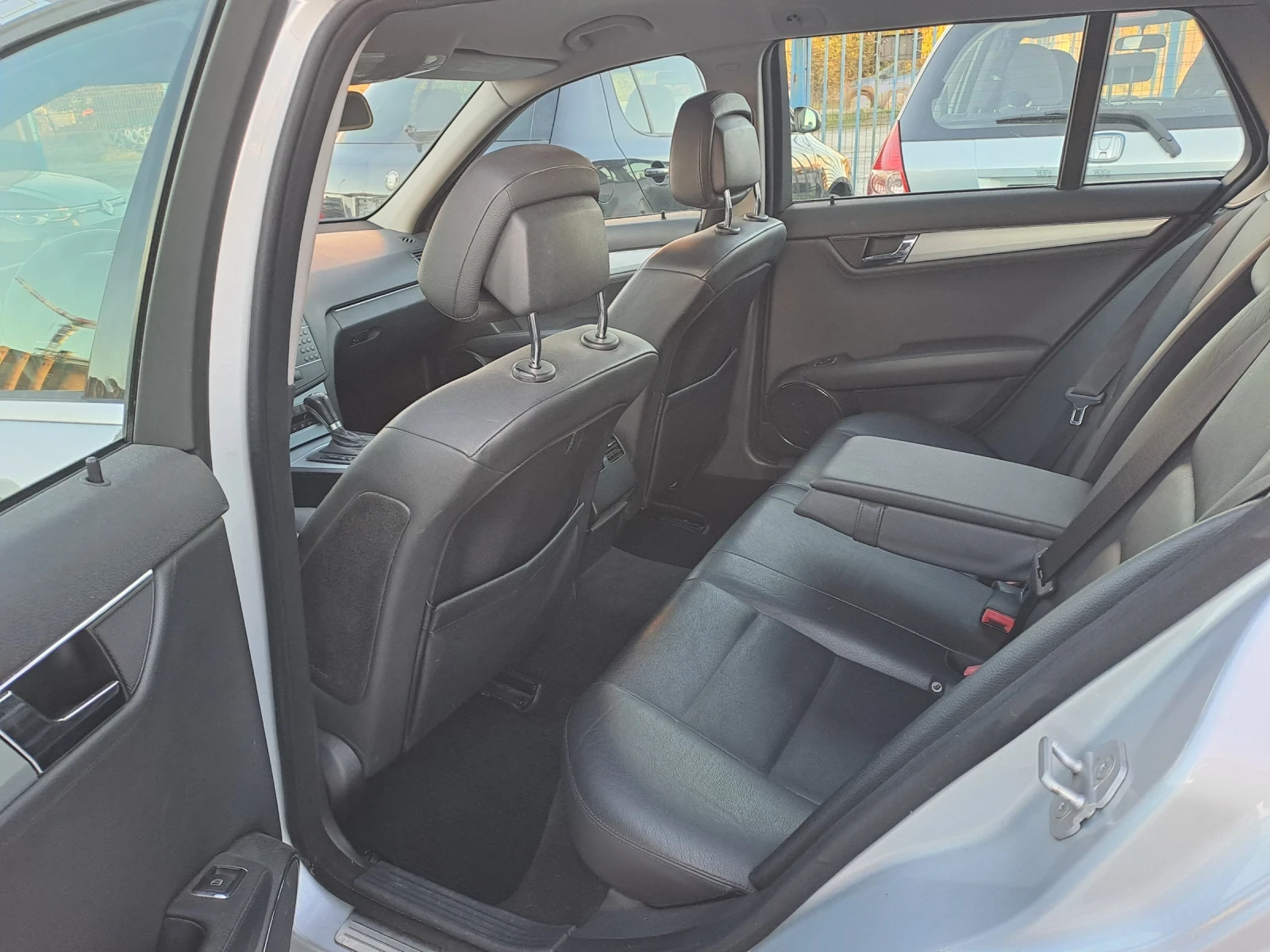 Mercedes-Benz C 220 2, 2CDI, AVTOMAT, КОЖА - изображение 8 | Auto.bg Mercedes-Benz C 220 2, 2CDI, AVTOMAT, КОЖА - изображение 8