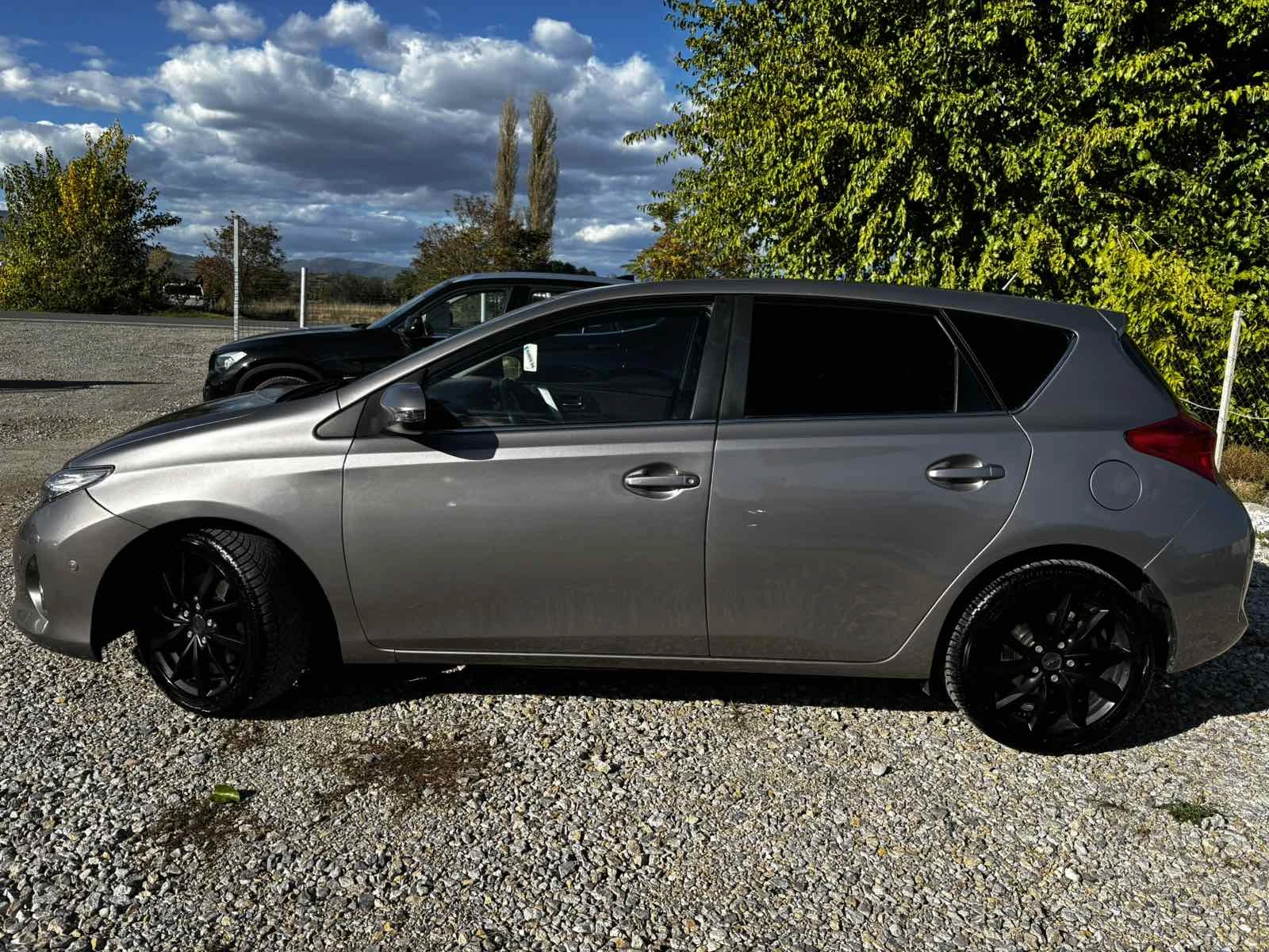 Toyota Auris 1.8i Hybrid  - изображение 7 | Auto.bg Toyota Auris 1.8i Hybrid  - изображение 7