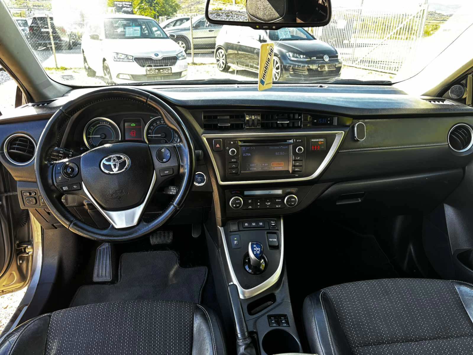 Toyota Auris 1.8i Hybrid  - изображение 8 | Auto.bg Toyota Auris 1.8i Hybrid  - изображение 8