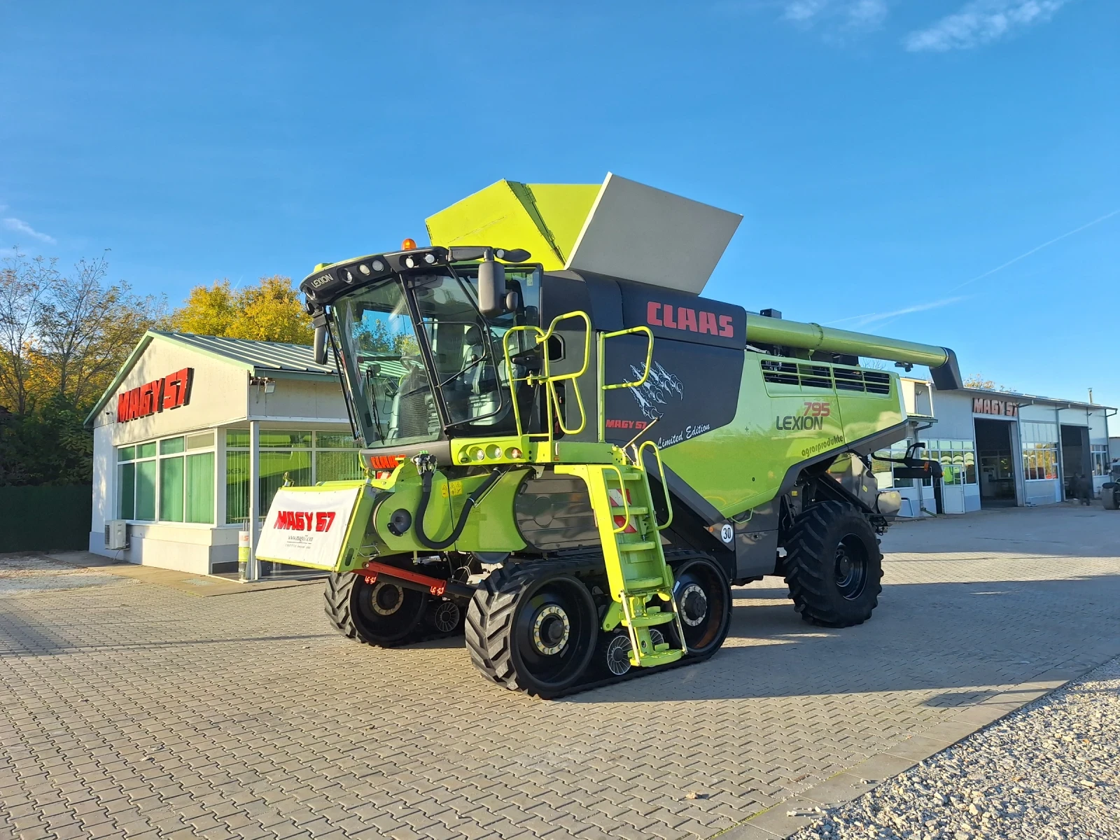 Комбайн Claas LEXION 795 TT MONSTER Limited Edition - изображение 2 | Auto.bg Комбайн Claas LEXION 795 TT MONSTER Limited Edition - изображение 2