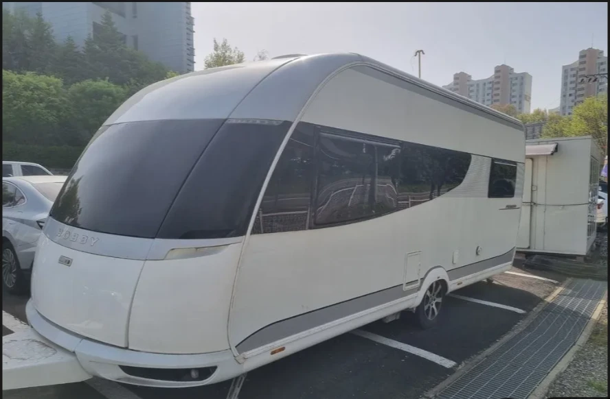 Каравана Hobby VIP LUXURY * КРАЙНА ЦЕНА* | Auto.bg — изображение 1 Каравана Hobby VIP LUXURY * КРАЙНА ЦЕНА* | Auto.bg — изображение 1