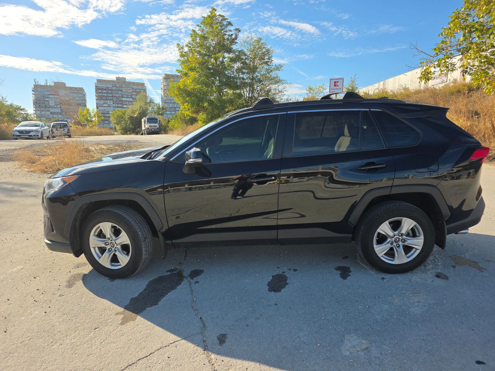 Toyota Rav4 2.5  XLE (executive luxury edition) - изображение 8 | Auto.bg Toyota Rav4 2.5  XLE (executive luxury edition) - изображение 8