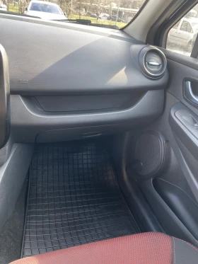 Renault Clio 1.2i Euro 6 - 4500 € / 8801.24 лв. - 47896222 12 | Car24.bg Renault Clio 1.2i Euro 6 - 4500 € / 8801.24 лв. - 47896222 12