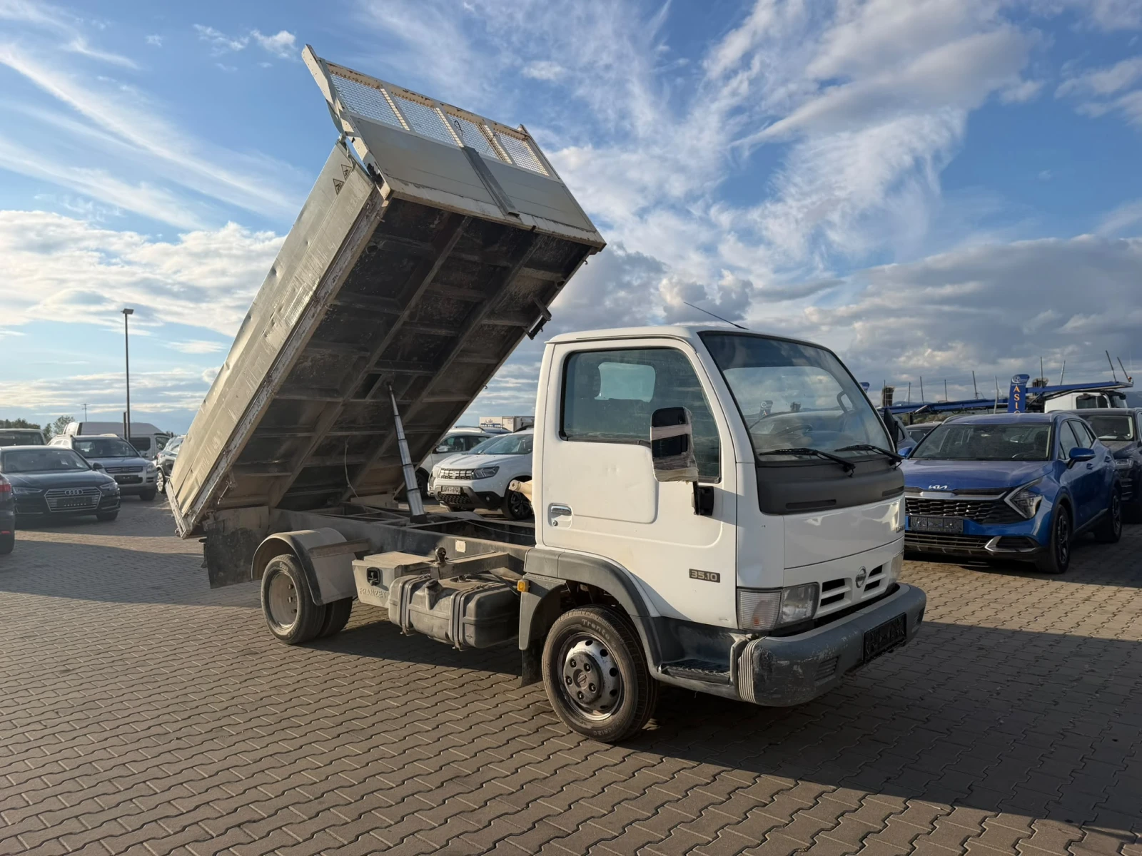 Nissan Kabstar / 3.0D / 105HP / 3.5T / ТРИСТРАНЕН САМОСВАЛ / | Auto.bg — изображение 1 Nissan Kabstar / 3.0D / 105HP / 3.5T / ТРИСТРАНЕН САМОСВАЛ / | Auto.bg — изображение 1