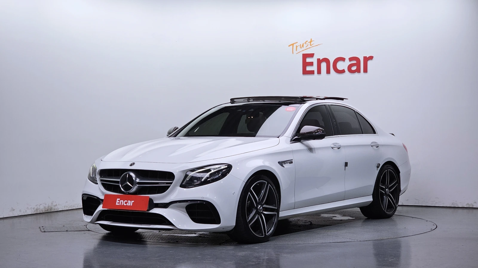 Mercedes-Benz E 63 AMG BLIND SPOT* SOFT CLOSE* HUD* 360* ЛЮК* КРАЙНА ЦЕНА | Auto.bg — изображение 1 Mercedes-Benz E 63 AMG BLIND SPOT* SOFT CLOSE* HUD* 360* ЛЮК* КРАЙНА ЦЕНА | Auto.bg — изображение 1