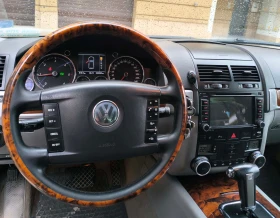 VW Touareg 3.0 TDI 4x4 Въздушно окачване Кожа - НОВИ ГУМИ - 13999 лв. / 7157.58 € - 19849478 10 | Car24.bg VW Touareg 3.0 TDI 4x4 Въздушно окачване Кожа - НОВИ ГУМИ - 13999 лв. / 7157.58 € - 19849478 10