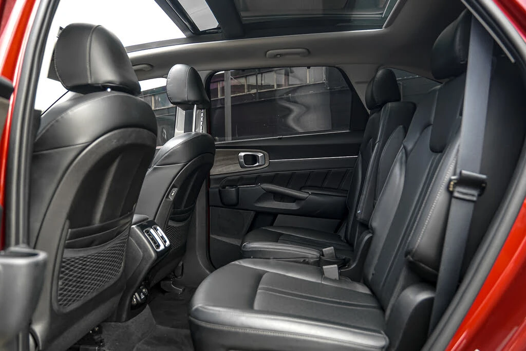 Kia Sorento X-LINE EX* DISTRONIC* LANE ASSIST* ПАНО* CARPLAY - изображение 8 | Auto.bg Kia Sorento X-LINE EX* DISTRONIC* LANE ASSIST* ПАНО* CARPLAY - изображение 8