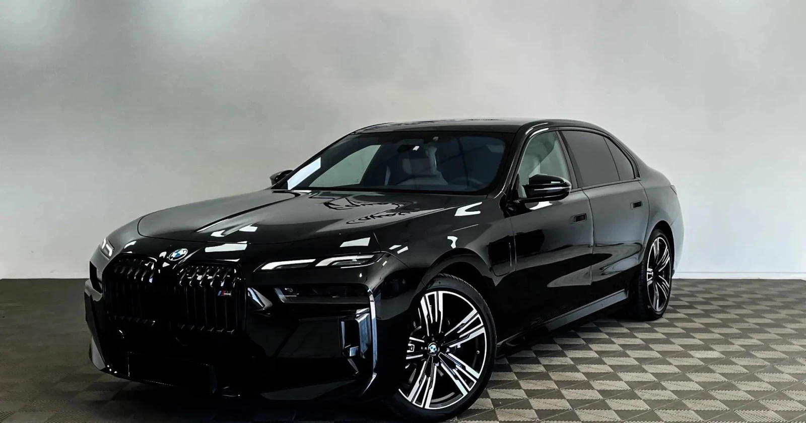 BMW 750 e Plug-in Hybrid xDrive M Sport Paket | Auto.bg — изображение 1 BMW 750 e Plug-in Hybrid xDrive M Sport Paket | Auto.bg — изображение 1