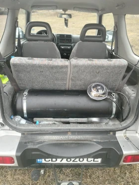 Suzuki Jimny 1.3i 16v - 3250 € / 6356.45 лв. - 26714786 8 | Car24.bg Suzuki Jimny 1.3i 16v - 3250 € / 6356.45 лв. - 26714786 8