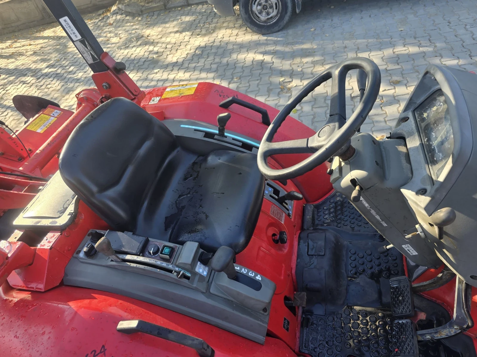 Трактор Yanmar AF 324 - изображение 3 | Auto.bg Трактор Yanmar AF 324 - изображение 3