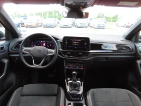 VW T-Roc - 28500 € / 55741.15 лв. - 42922503 4 | Car24.bg VW T-Roc - 28500 € / 55741.15 лв. - 42922503 4