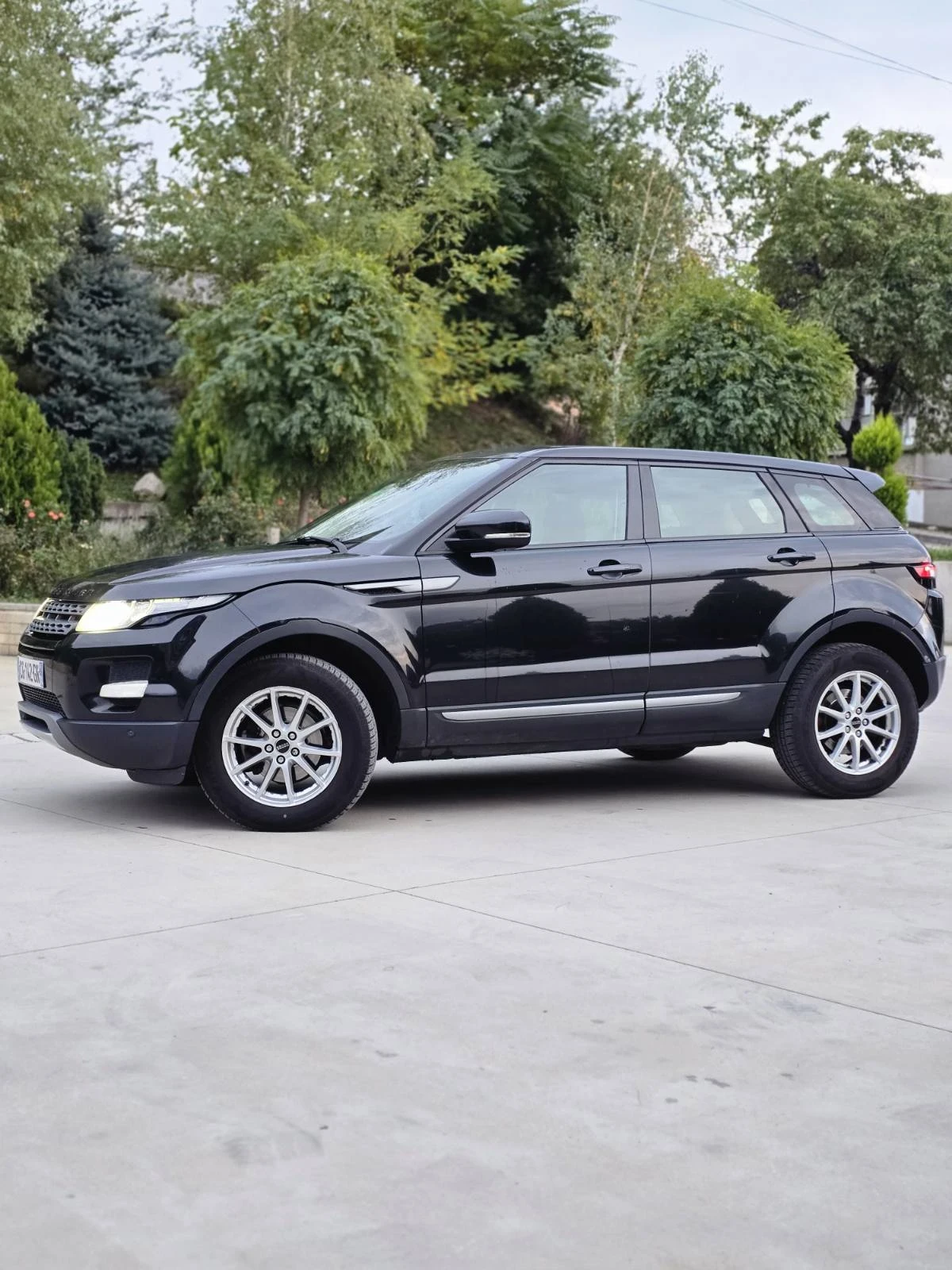 Land Rover Range Rover Evoque 2.2D 190 - изображение 2 | Auto.bg Land Rover Range Rover Evoque 2.2D 190 - изображение 2