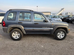 Jeep Cherokee 3.7 SPORT ГЪРЦИЯ 68000 КМ НОВО - 8500 € / 16624.56 лв. - 29168582 5 | Car24.bg Jeep Cherokee 3.7 SPORT ГЪРЦИЯ 68000 КМ НОВО - 8500 € / 16624.56 лв. - 29168582 5