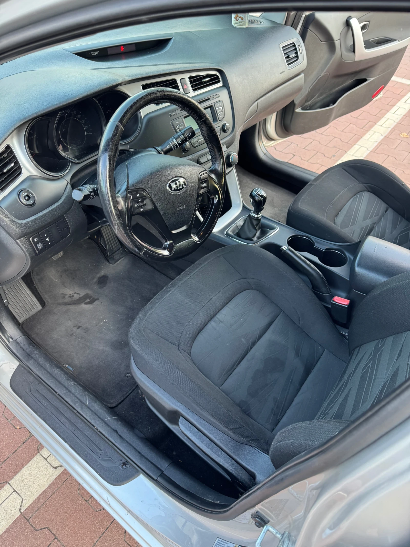 Kia Ceed Kia Ceed 1.4CRDI-FACE-EVRO5B-6 СКОРОСТИ - изображение 9 | Auto.bg Kia Ceed Kia Ceed 1.4CRDI-FACE-EVRO5B-6 СКОРОСТИ - изображение 9