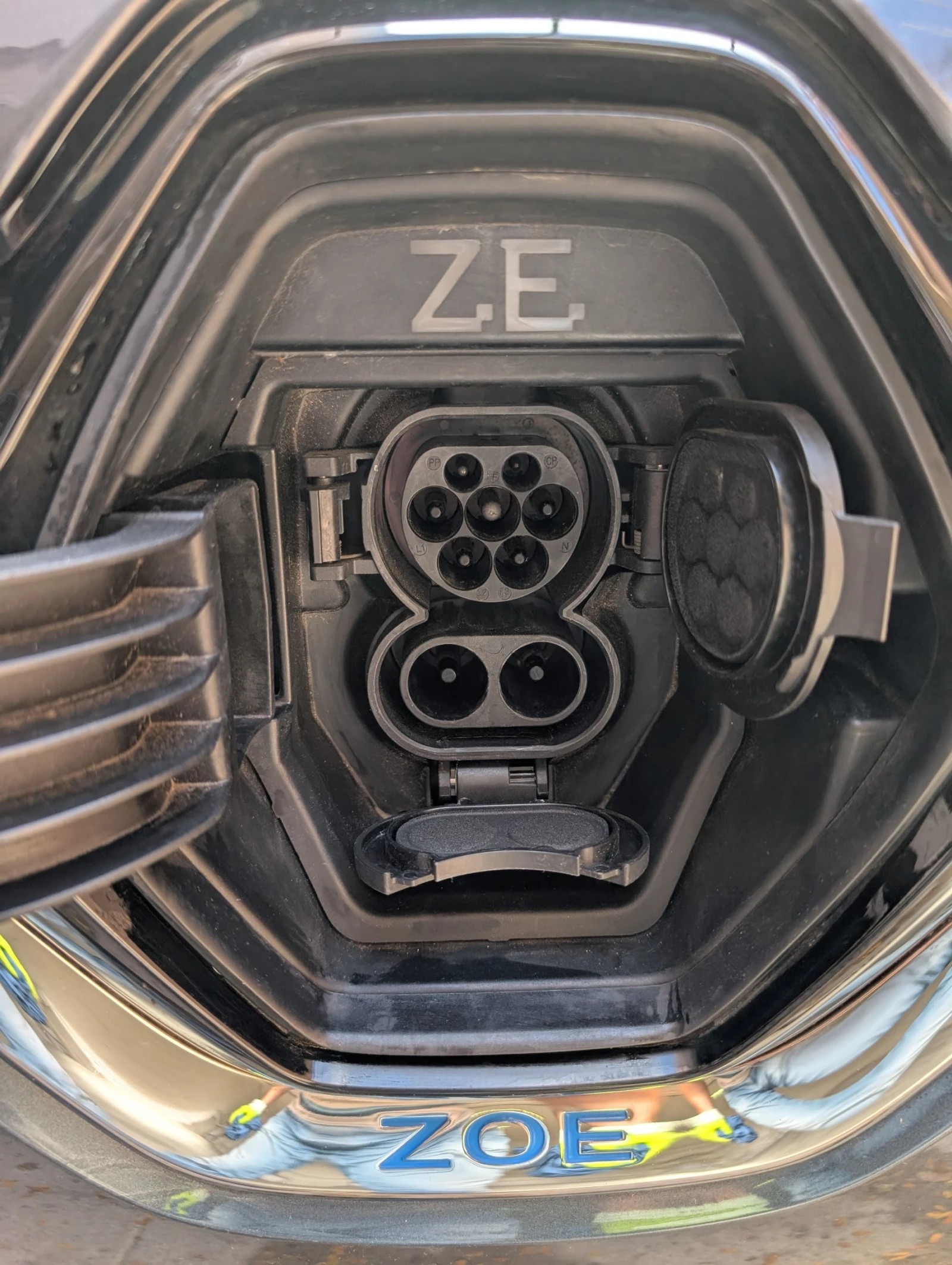 Renault Zoe 52kWh_CCS_Камера_Пред/Зад.пактр_SoH 96%_Сертиф - изображение 7 | Auto.bg Renault Zoe 52kWh_CCS_Камера_Пред/Зад.пактр_SoH 96%_Сертиф - изображение 7