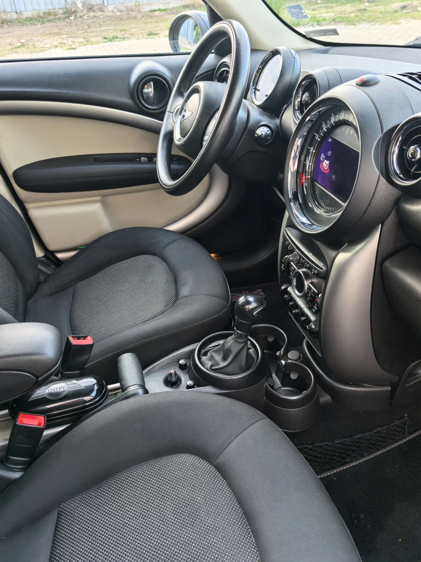 Mini Countryman Cooper D, NAVI, амбиентно осветление  - изображение 6 | Auto.bg Mini Countryman Cooper D, NAVI, амбиентно осветление  - изображение 6