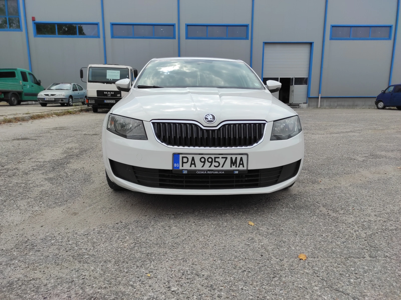 Skoda Octavia 1.6 TDI 90ks - изображение 2 | Auto.bg Skoda Octavia 1.6 TDI 90ks - изображение 2