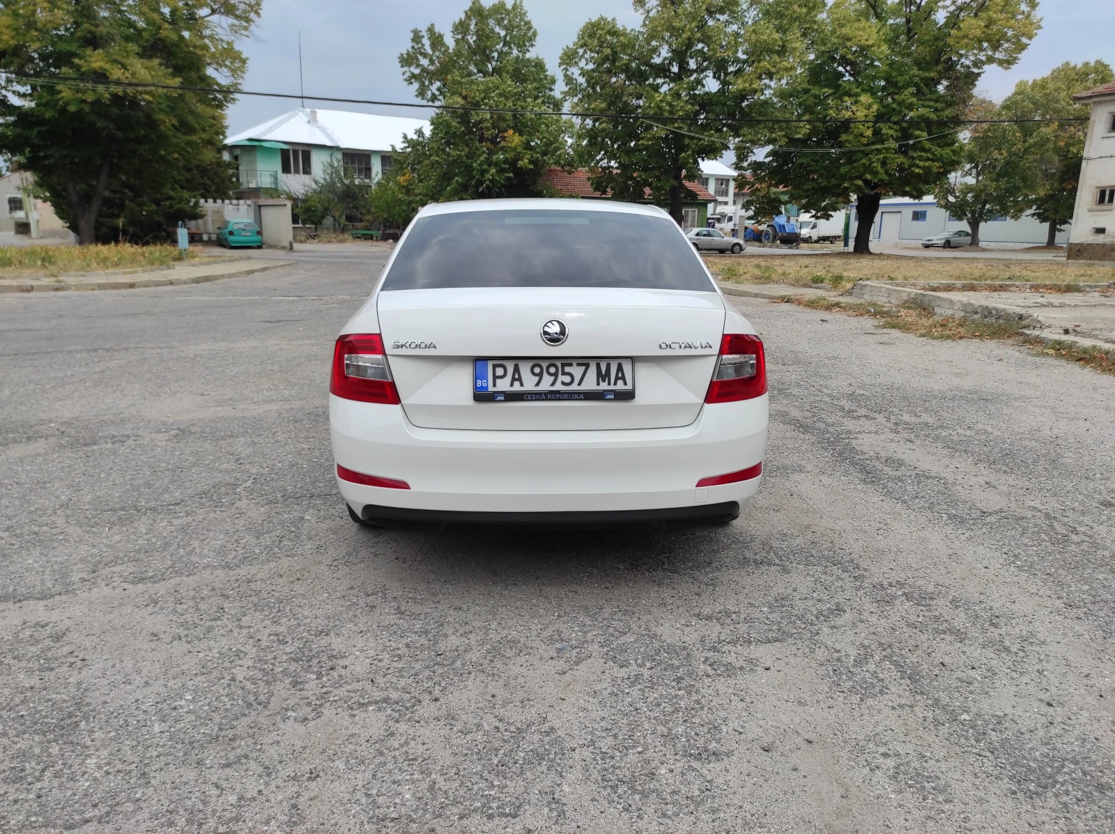 Skoda Octavia 1.6 TDI 90ks - изображение 6 | Auto.bg Skoda Octavia 1.6 TDI 90ks - изображение 6