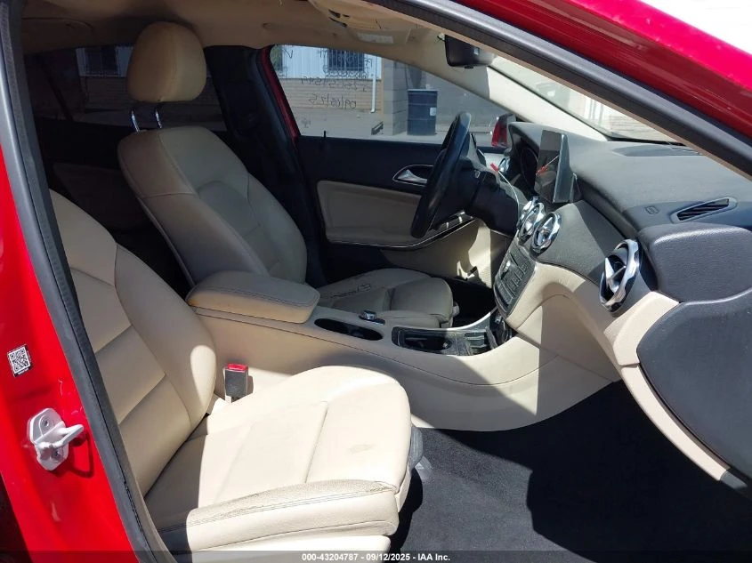 Mercedes-Benz GLA 250 4MATIC ФИКСИРАНА ЦЕНА! ПОДГРЕВ/ПАНОРАМА/ПАМЕТ - изображение 7 | Auto.bg Mercedes-Benz GLA 250 4MATIC ФИКСИРАНА ЦЕНА! ПОДГРЕВ/ПАНОРАМА/ПАМЕТ - изображение 7