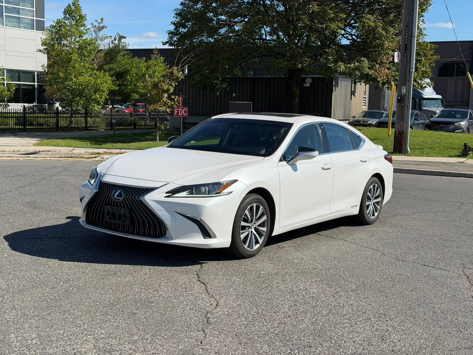 Lexus ES * 300h * CARFAX * ОПЦИЯ ЗА ФИНАНСИРАНЕ | Auto.bg — изображение 1 Lexus ES * 300h * CARFAX * ОПЦИЯ ЗА ФИНАНСИРАНЕ | Auto.bg — изображение 1