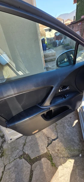 Toyota Avensis 1.6 - 3000 € / 5867.49 лв. - 81641175 5 | Car24.bg Toyota Avensis 1.6 - 3000 € / 5867.49 лв. - 81641175 5