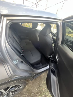 Toyota C-HR - 15500 € / 30315.36 лв. - 57389518 6 | Car24.bg Toyota C-HR - 15500 € / 30315.36 лв. - 57389518 6