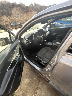 Toyota C-HR - 15500 € / 30315.36 лв. - 57389518 4 | Car24.bg Toyota C-HR - 15500 € / 30315.36 лв. - 57389518 4