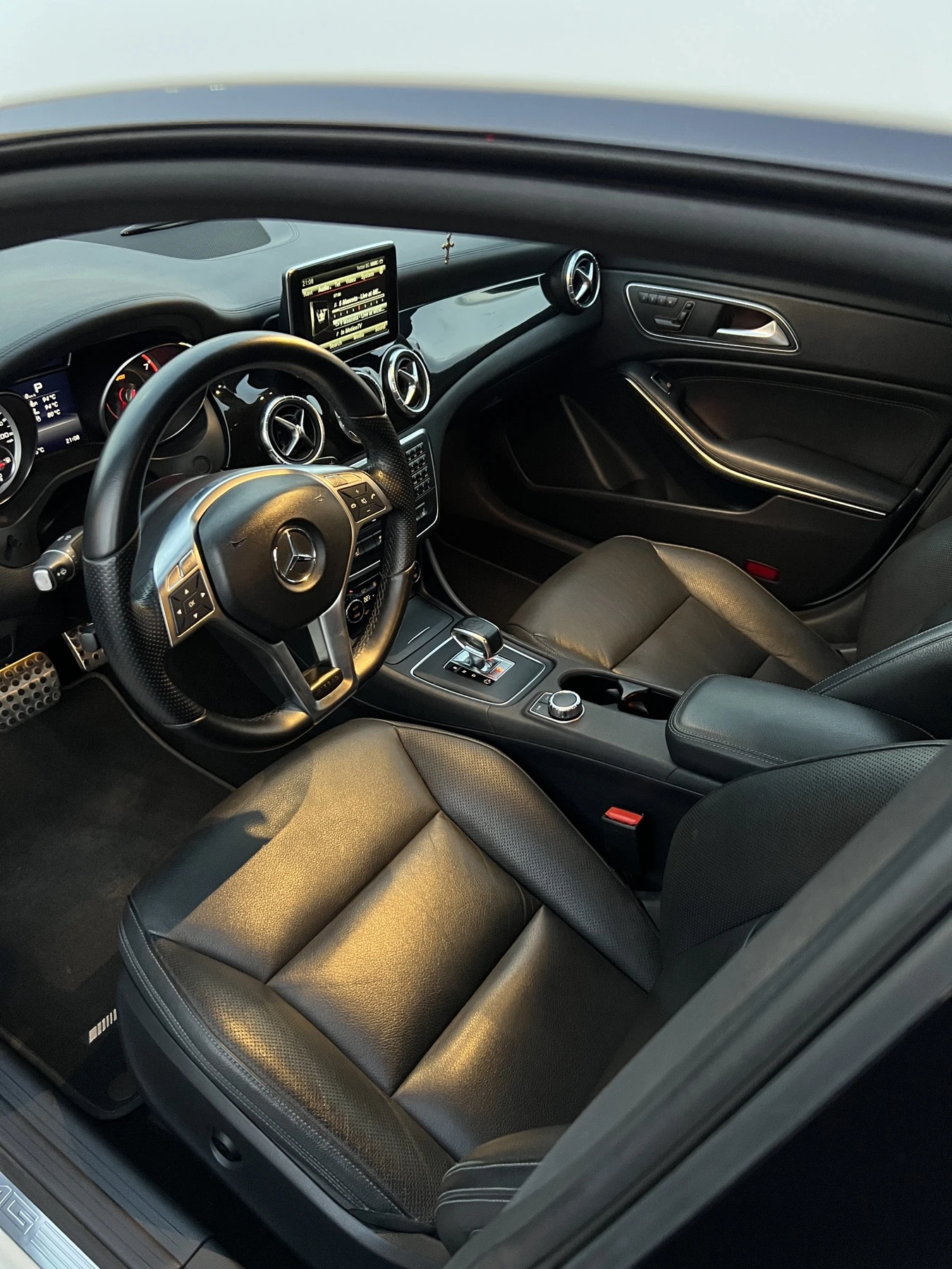 Mercedes-Benz CLA 45 AMG 4Matic - изображение 8 | Auto.bg Mercedes-Benz CLA 45 AMG 4Matic - изображение 8