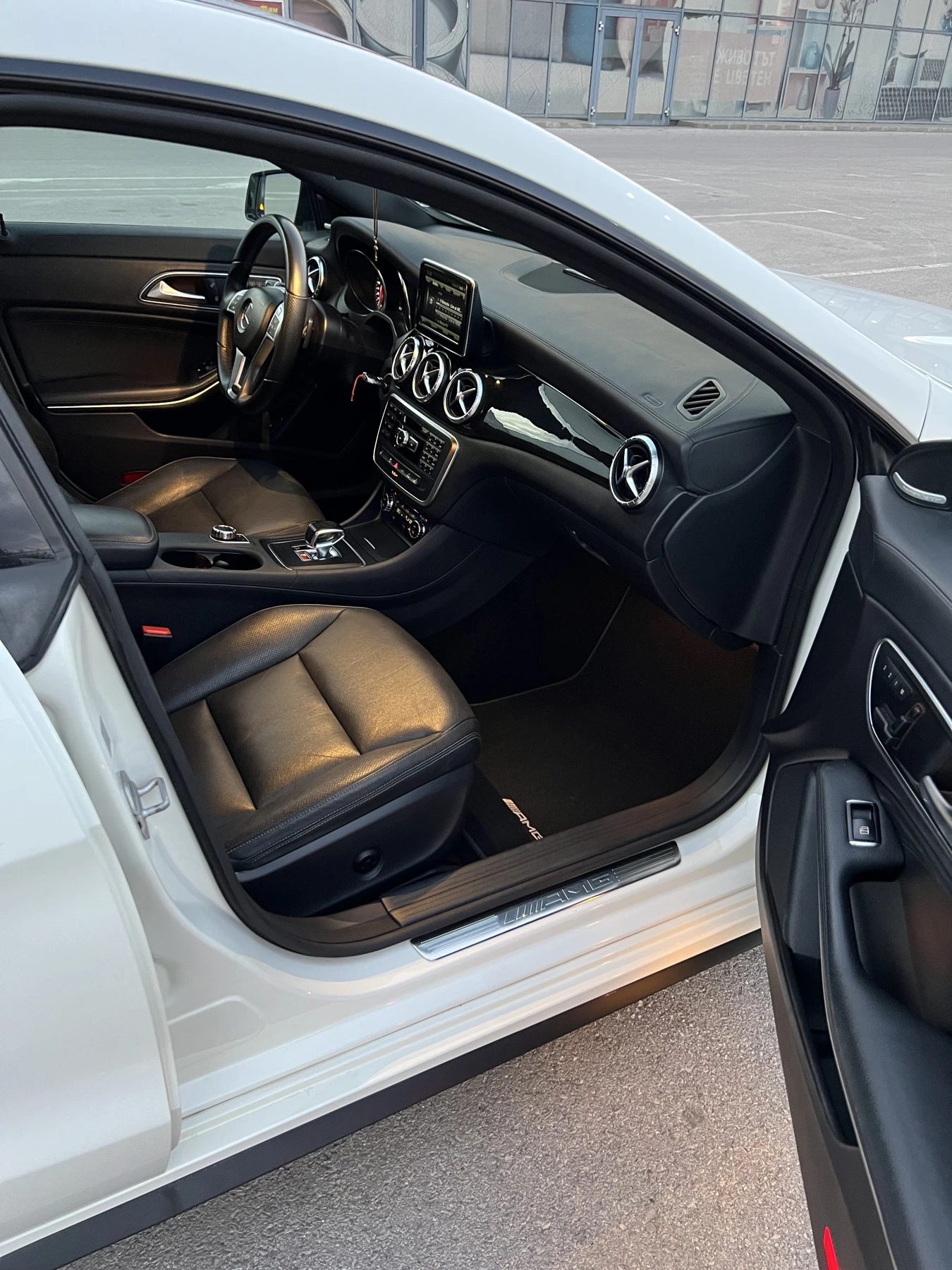 Mercedes-Benz CLA 45 AMG 4Matic - изображение 10 | Auto.bg Mercedes-Benz CLA 45 AMG 4Matic - изображение 10