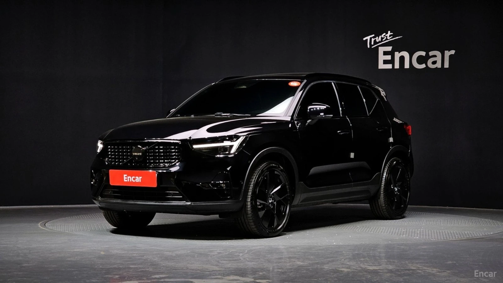 Volvo XC40 B4 Black Edition* КОЖА* НАВИ* ПАНО* 360 | Auto.bg — изображение 1 Volvo XC40 B4 Black Edition* КОЖА* НАВИ* ПАНО* 360 | Auto.bg — изображение 1