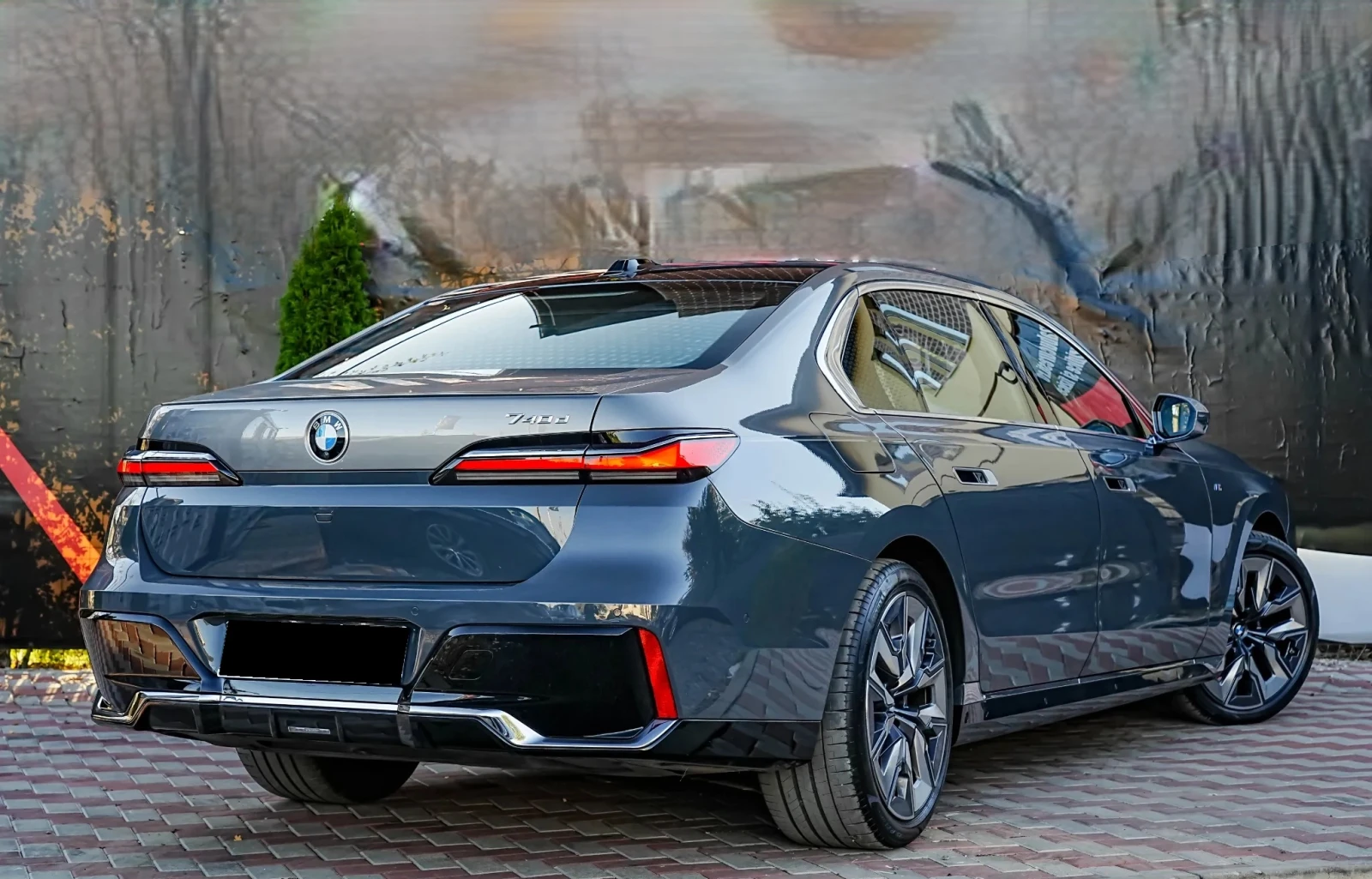 BMW 740 M-Sport xDrive MhEV, Massage, B/W - изображение 4 | Auto.bg BMW 740 M-Sport xDrive MhEV, Massage, B/W - изображение 4