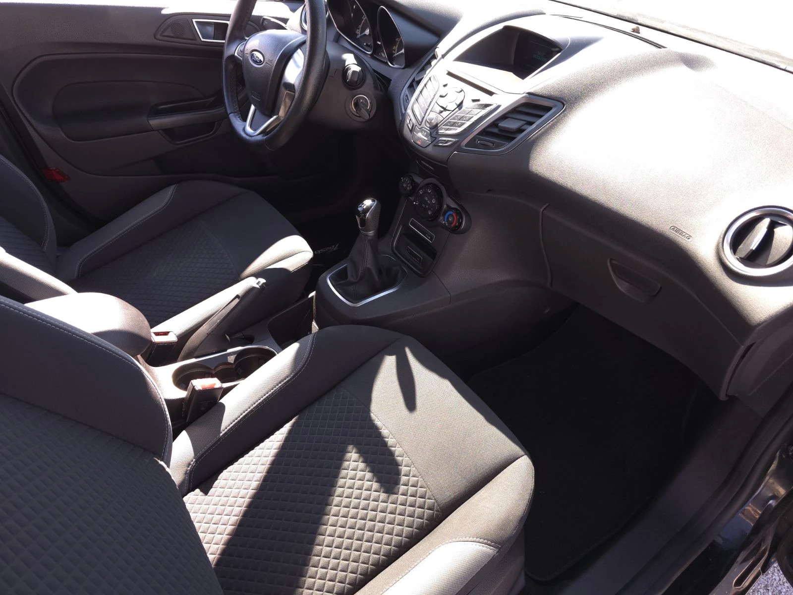 Ford Fiesta 1.0 Duratec | Джанти| Парктроник| Верига - изображение 10 | Auto.bg Ford Fiesta 1.0 Duratec | Джанти| Парктроник| Верига - изображение 10