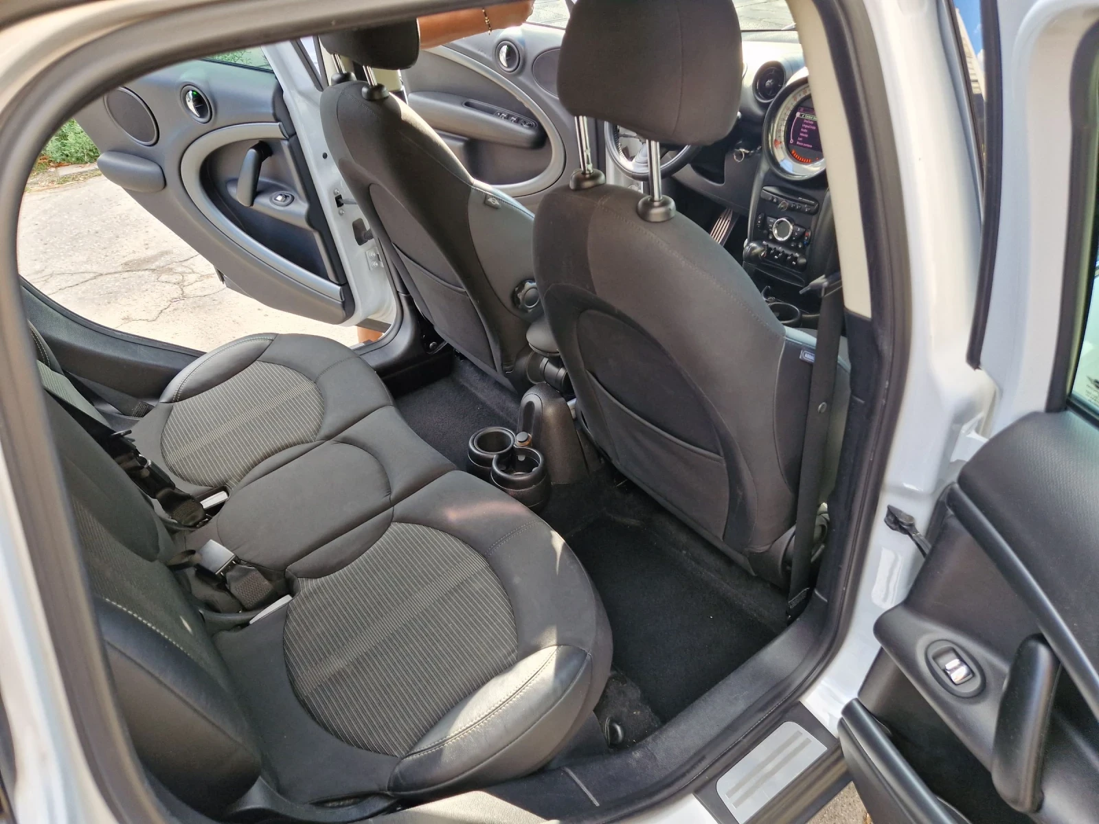 Mini Countryman 2.0SD, 143к.с, 4x4, автомат, Фейс, Евро 5B - изображение 9 | Auto.bg Mini Countryman 2.0SD, 143к.с, 4x4, автомат, Фейс, Евро 5B - изображение 9