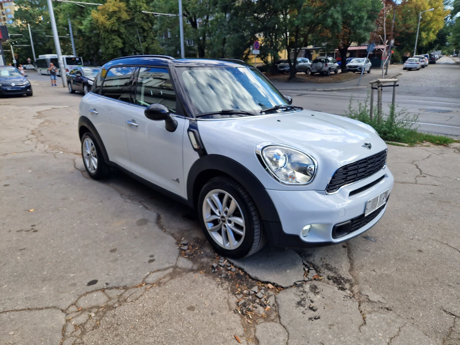 Mini Countryman 2.0SD, 143к.с, 4x4, автомат, Фейс, Евро 5B - изображение 2 | Auto.bg Mini Countryman 2.0SD, 143к.с, 4x4, автомат, Фейс, Евро 5B - изображение 2
