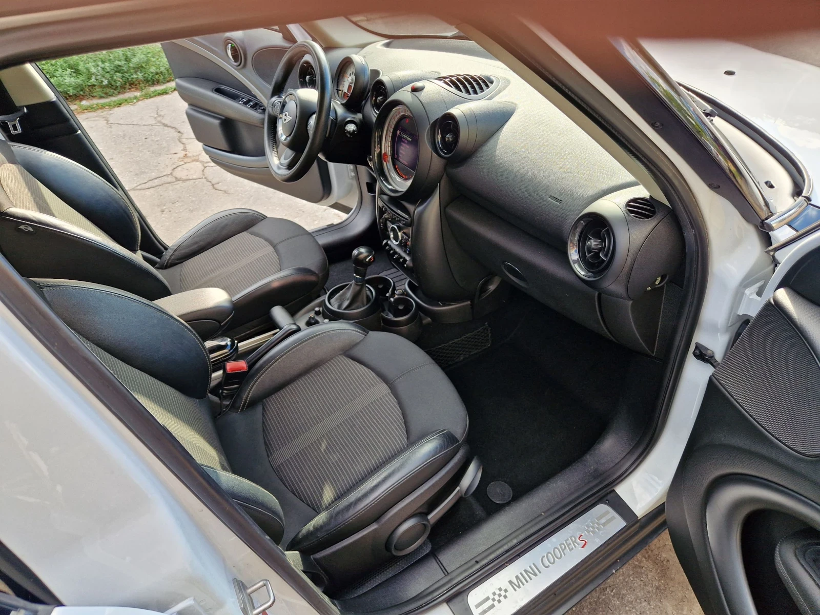 Mini Countryman 2.0SD, 143к.с, 4x4, автомат, Фейс, Евро 5B - изображение 8 | Auto.bg Mini Countryman 2.0SD, 143к.с, 4x4, автомат, Фейс, Евро 5B - изображение 8