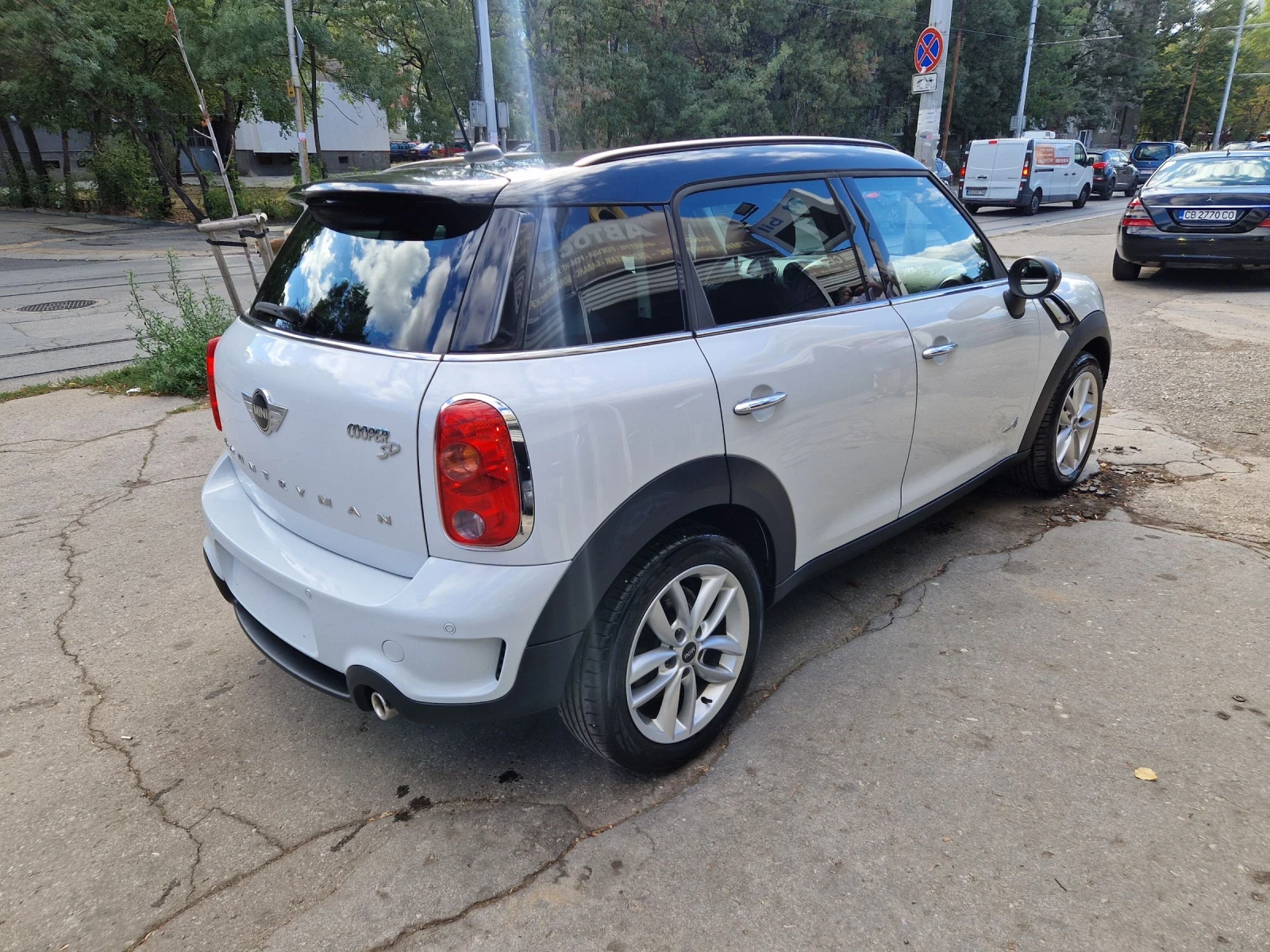 Mini Countryman 2.0SD, 143к.с, 4x4, автомат, Фейс, Евро 5B - изображение 4 | Auto.bg Mini Countryman 2.0SD, 143к.с, 4x4, автомат, Фейс, Евро 5B - изображение 4